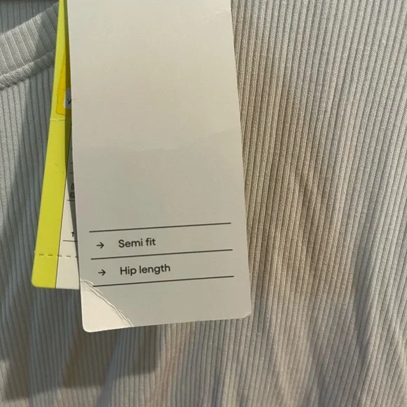 NWT All in Motion lightweight workout top. Size XXL - Picture 6 of 8